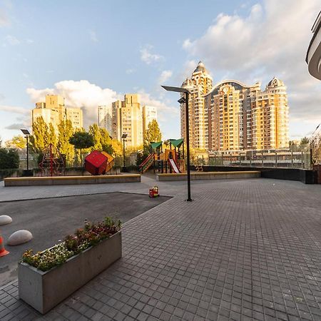 New Building Near Arena City Lesi Ukrainky 7A เคียฟ ภายนอก รูปภาพ