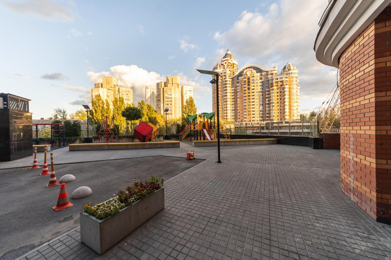 New Building Near Arena City Lesi Ukrainky 7A เคียฟ ภายนอก รูปภาพ